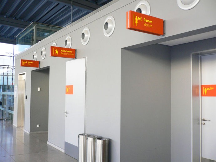 科隆波恩机场导示系统设计，航站楼标识,机场标识设计