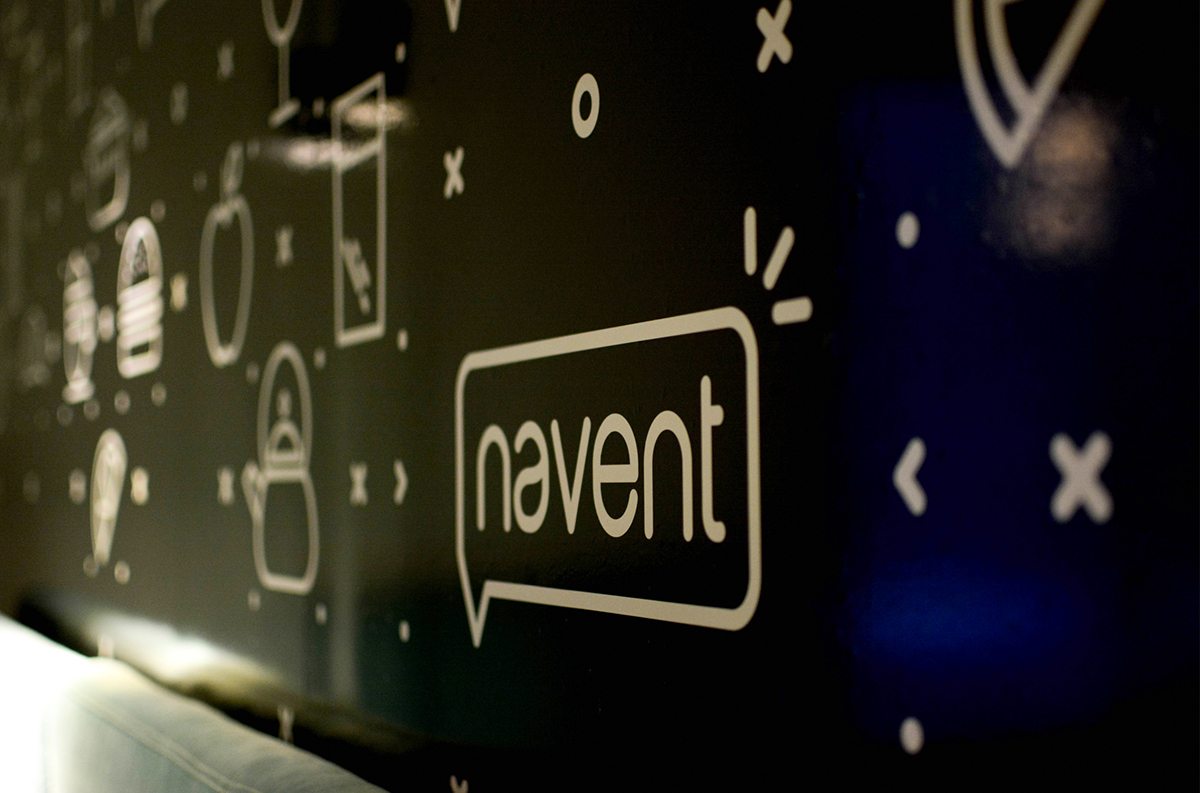 NAVENT办公室环境品牌与图形设计 © InPlace Design