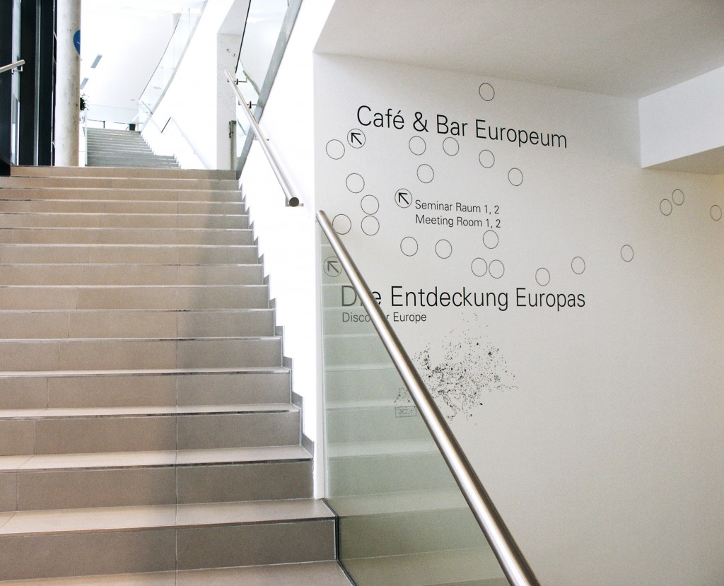 Europeum多功能会议中心标识系统©motasdesign