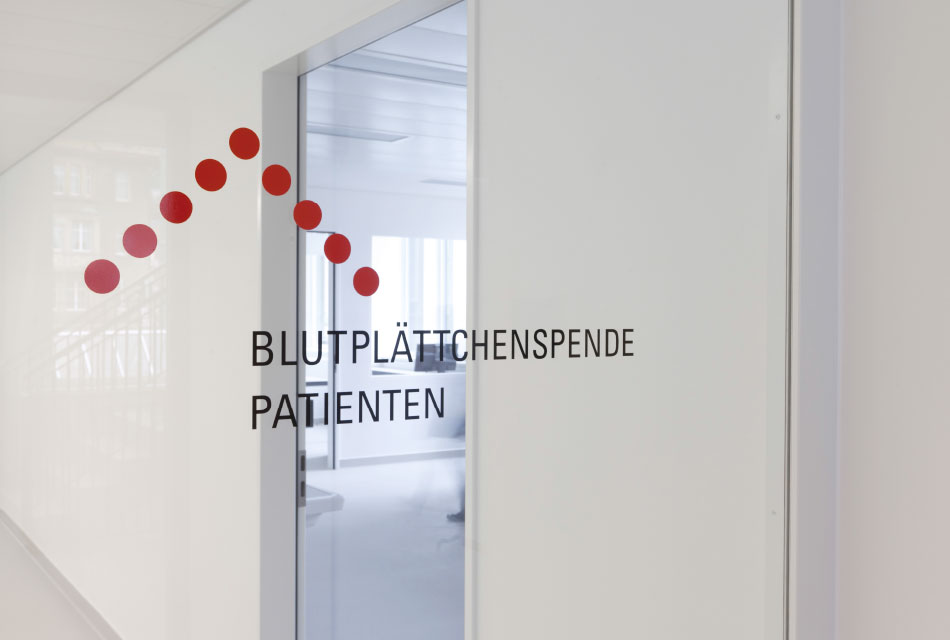 瑞士东部红十字会献血中心导视系统设计©feinform