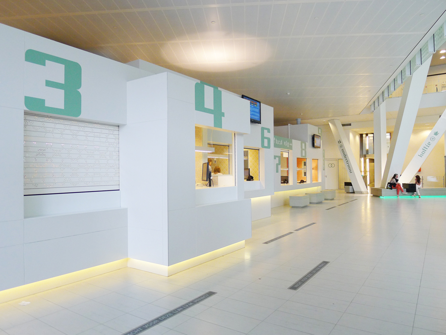 海牙市政府办公楼标识系统设计©Atelier Rene Knip