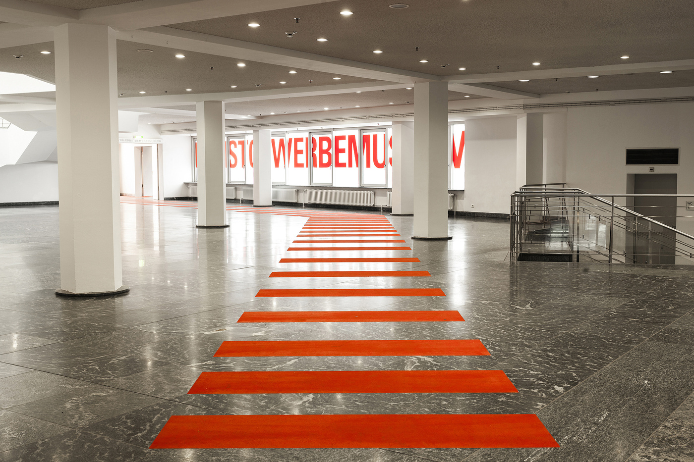 柏林应用艺术博物馆导视系统设计©Double Standards
